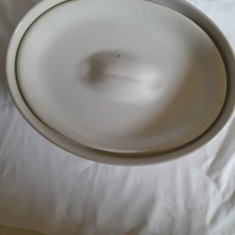 Vintage Cordon Blue BIA casserole dish w lid. Like new.